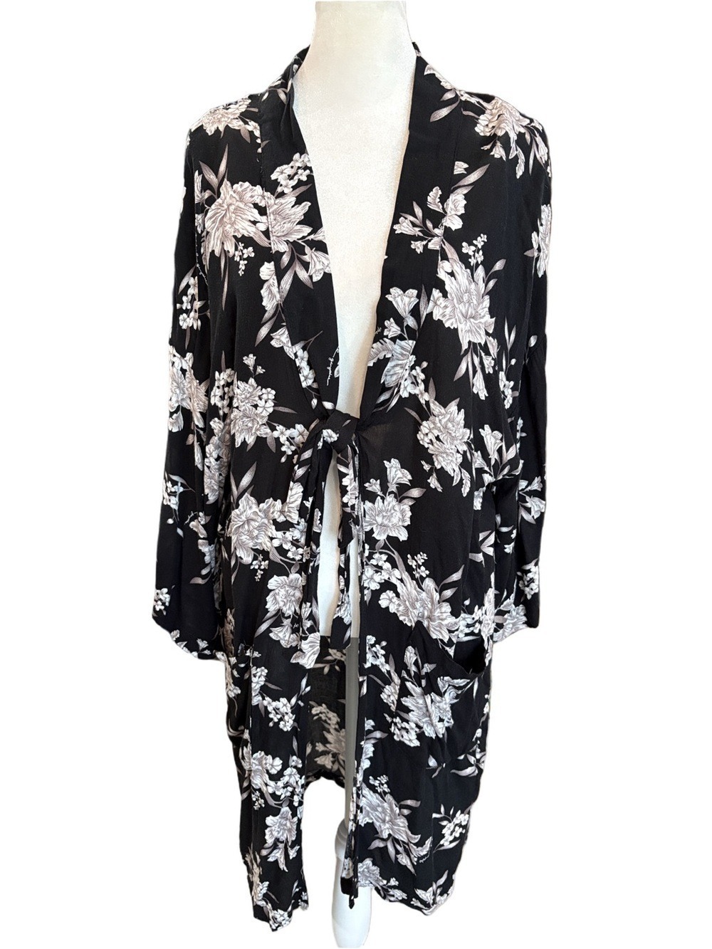 Spiritual Gangster OS Black Floral lightweight robe kimono swimsuit cover